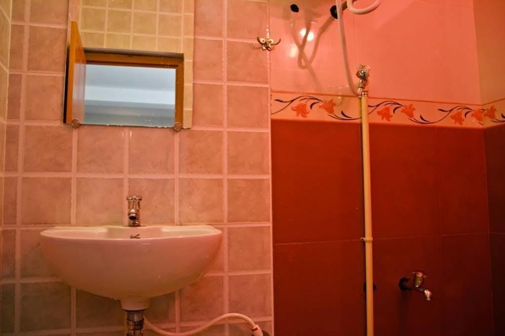Green Apple Residency Ооти Екстериор снимка